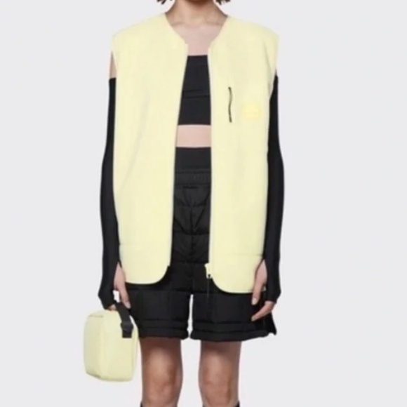 NWT Rains Yellow Fleece Vest NWT Color: Straw L - Picture 1 of 4